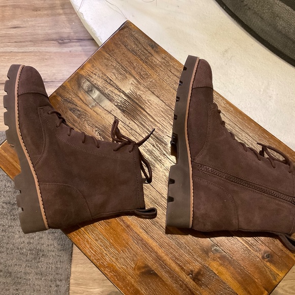 VIONIC Chocolate Ganache Lani II Suede Boots size 7.5 - Picture 5 of 8